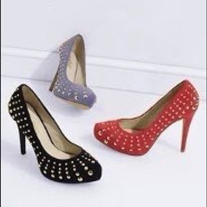 Colin Stuart® Studded Pump